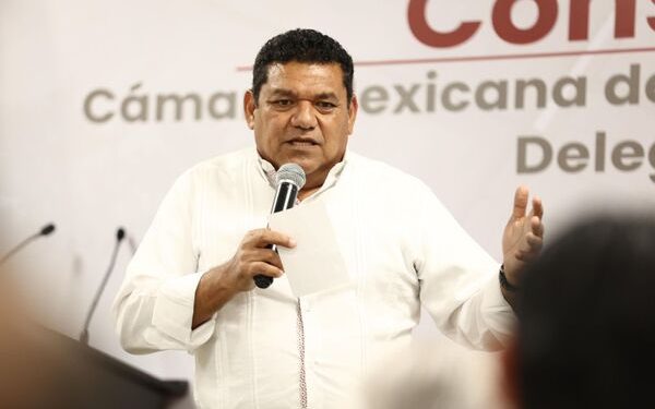 Cuestionan asignación de obra pública en el gobierno de Javier May