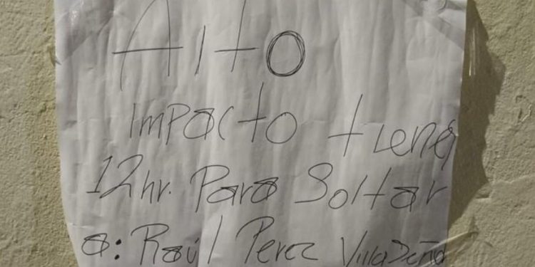 Aparece cartulina con mensaje amenazante en CBTis 163 en Villahermosa