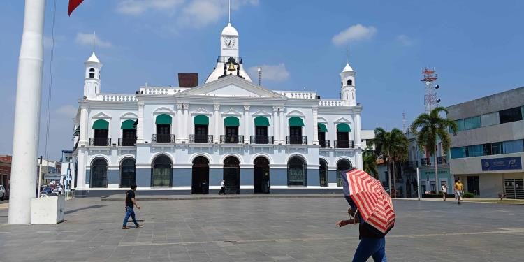 Centro, entre los municipios con menor deuda en México