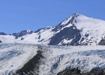 Avalancha en Alaska deja a tres esquiadores sepultados; autoridades dudan que sigan con vida
