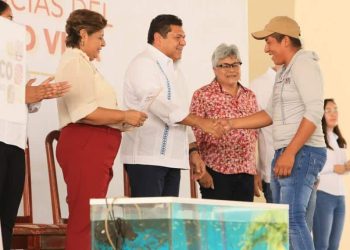 Gobierno entrega 600 certificados del programa Pescando Vida en Jonuta