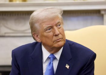 Trump duplica aranceles al acero y aluminio de Canadá y amenaza con medidas contra la industria automotriz