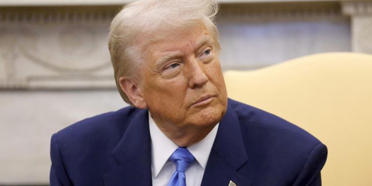 Trump duplica aranceles al acero y aluminio de Canadá y amenaza con medidas contra la industria automotriz