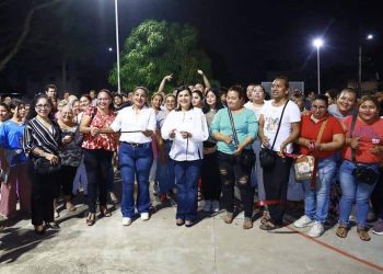 Entrega Gobierno de Centro nuevo alumbrado público en Gaviotas Norte y La Manga I