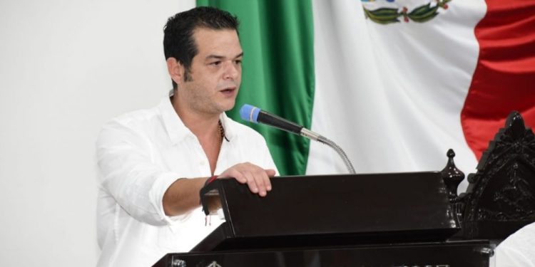 Granier propone exentar a escuelas del pago de luz en temporada de calor