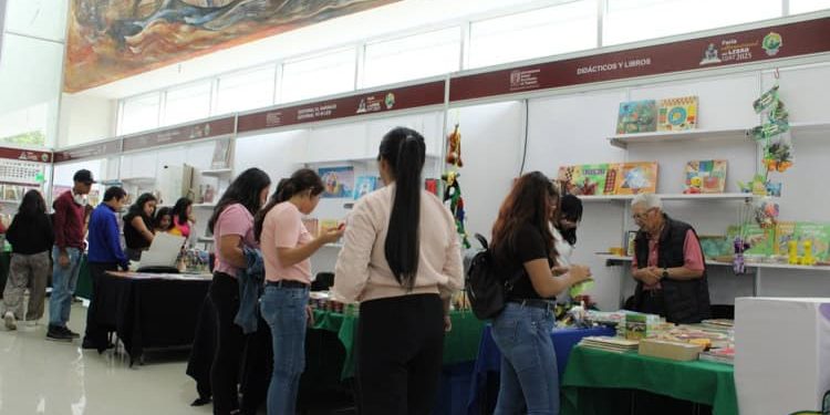 Cuarto día de la Feria Internacional del Libro UJAT 2025 contará con 20 actividades