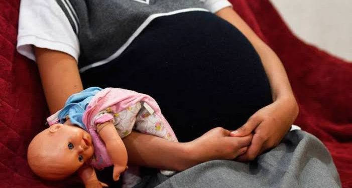 Más de 7 mil niñas fueron forzadas a ser madres en México en 2024