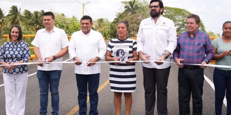 Javier May inaugura obras por más de 60 MDP en Comalcalco