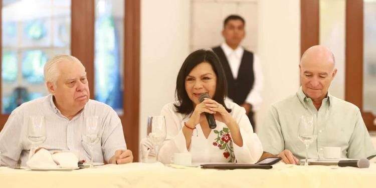Centro presenta proyectos para elevar la competitividad de Villahermosa ante empresarios