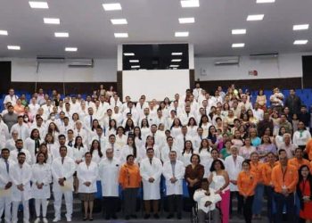 El IMSS en Tabasco gradúa a 64 nuevos especialistas y garantiza su contratación