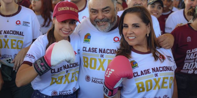 Ana Paty Peralta y Mara Lezama, participaron con entusiasmo en la Clase Nacional “Boxeando por la Paz”