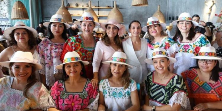 La Presidenta Municipal, Ana Paty Peralta, se sumó al tradicional “Desayuno del Sombrero” en apoyo del DIF de Benito Juárez