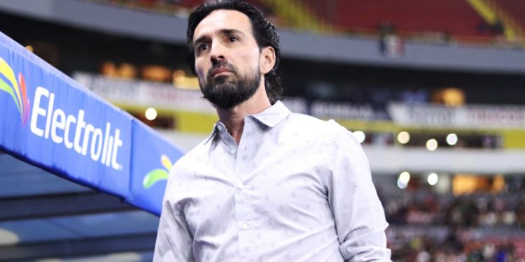 Chivas anunció la salida de Gerardo Espinoza como director técnico de Guadalajara