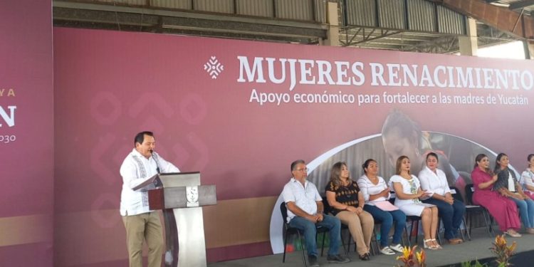 “Ni una concesión para nadie, sino un acto de justicia social”, expresó Díaz Mena en el arranque oficial del programa Mujeres Renacimiento