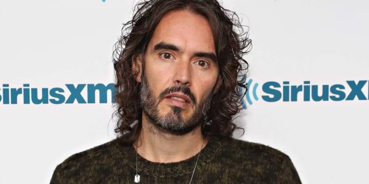Russell Brand reacciona a las acusaciones a través de video