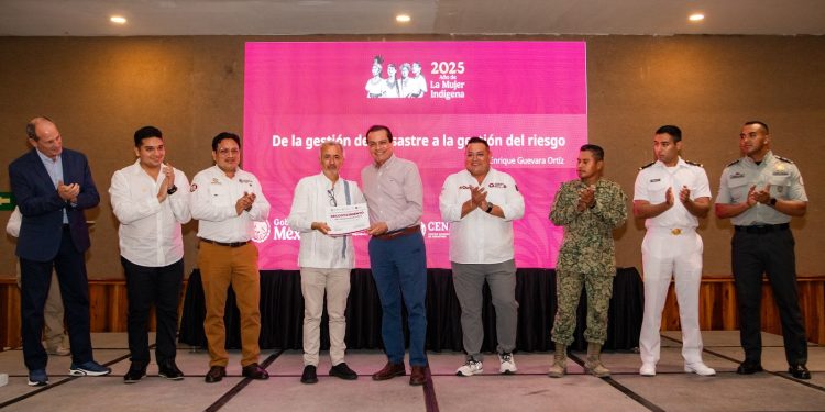 Dicta Enrique Guevara, director general del Cenapred, conferencia magistral en Playa del Carmen