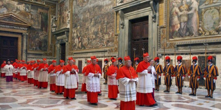 El Cónclave se llevará acabo el de mayo en la Capilla Sixtina