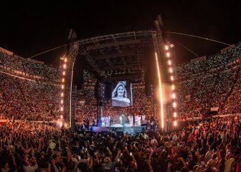 Yuridia hace historia en la Monumental Plaza de Toros con un lleno total, más de 40 mil fans
