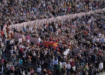Se realiza recorrido fúnebre del papa Francisco hacia la Basílica de San Pedro