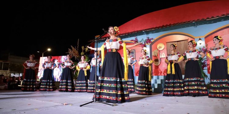 Flores del edén continúan su recorrido; ahora visitan Centla y Paraíso