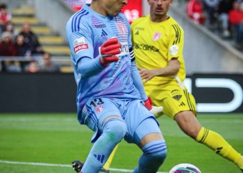 Guillermo Ochoa y el AVS dejan escapar la victoria y se acercan al descenso en la liga de Portugal