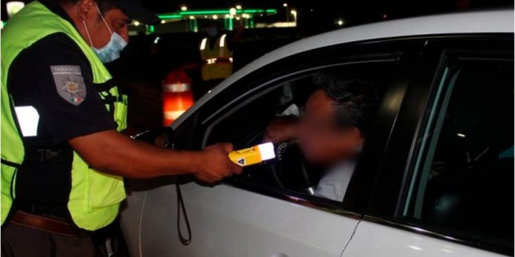 Ofrecen traslado para quienes no cuenten con conductor designado ante alcoholímetro durante la Feria Tabasco