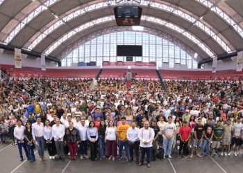 Rocío Nahle y Gobierno de México impulsan el futuro de 12 mil jóvenes con becas