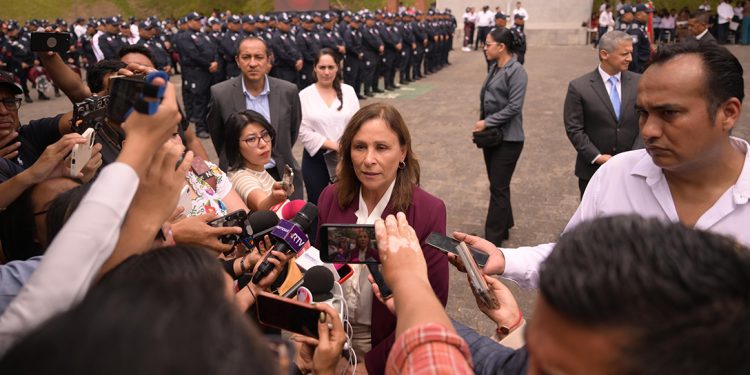 Gobernadora anuncia pago total al SAT sin nueva deuda y en 10 meses