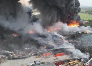 Quema de pastizal provoca fuerte incendio en la carretera Villahermosa – Cárdenas
