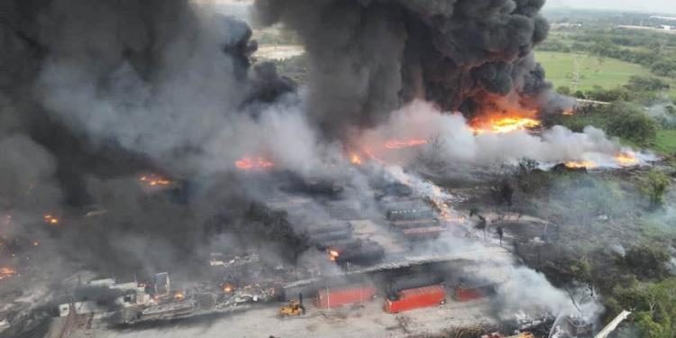 Quema de pastizal provoca fuerte incendio en la carretera Villahermosa – Cárdenas