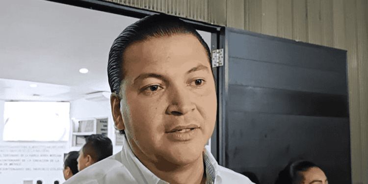 Aprueba Morena suspensión del director del Hospital de Macuspana por uso de botella como casco cefálico