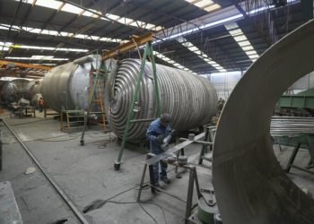 México busca reducir aranceles a automóviles, acero y aluminio en diálogo con EE.UU.