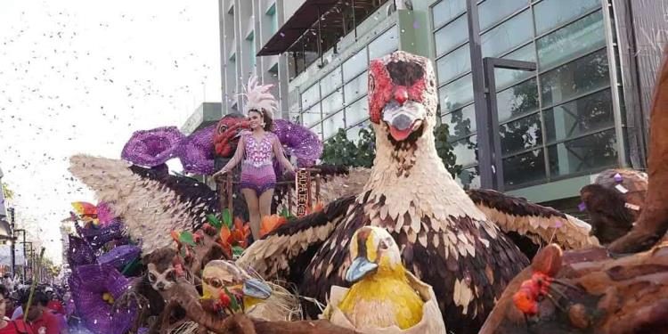 Jalpa de Méndez gana primer lugar en el Desfile de Carros Alegóricos 2025