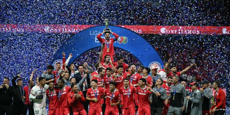 Toluca rompe una sequía de 15 años sin títulos de liga y se lleva el Clausura 2025