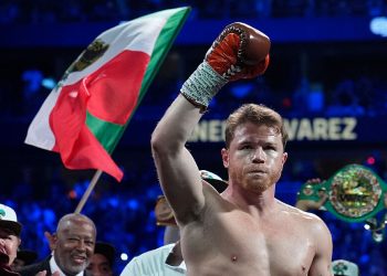 Canelo Álvarez busca otra gloria en Arabia Saudita