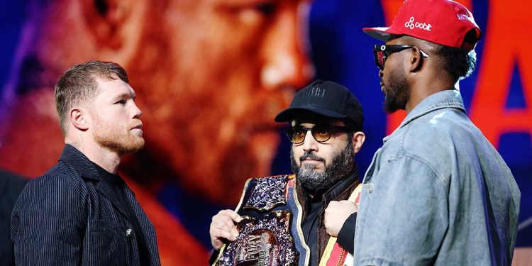 Canelo Álvarez y William Scull se enfrentan cara a cara previo a la gran pelea