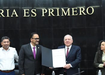 Rafael Marín es reconocido en el Senado de la República por su labor en la Agencia Nacional de Aduanas de México