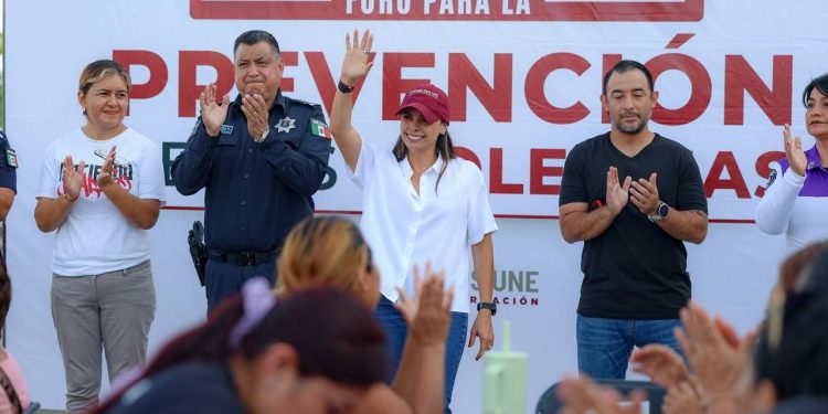 Impulsa Ana Paty Peralta espacios de diálogo para la prevención del delito