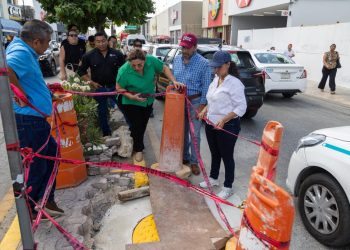 Exigen reparar correctamente afectaciones a las vialidades provocados por CFE y Aguakan, antes de registrarse accidentes graves en Playa