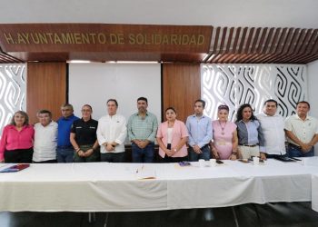 Gobierno de Estefanía Mercado hace equipo con empresas de servicios públicos y privados para poner orden y cuidar Playa del Carmen