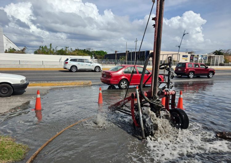 Activa Gobierno “Operativo Tormenta” para prevenir encharcamientos y garantizar seguridad en Playa del Carmen