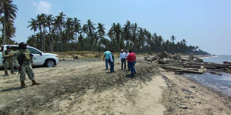 Pemex confirma derrame de hidrocarburo en la Terminal Marítima de Dos Bocas