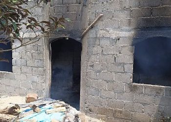 Viviendas incendiadas tras presunto desalojo en Arroyo Hondo, Cárdenas