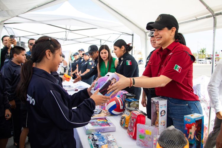 “Aquí queremos vivir en paz”; Estefanía Mercado impulsa programa de desarme en Playa del Carmen