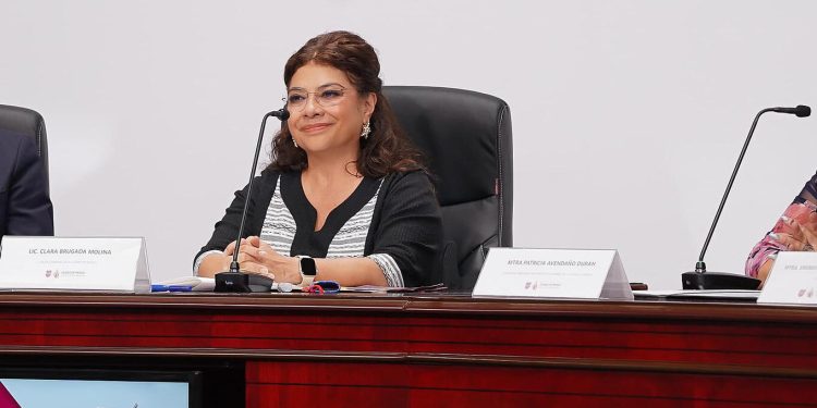 Clara Brugada defiende estrategia de seguridad tras asesinato de sus colaboradores