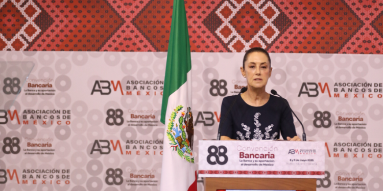 Claudia Sheinbaum urge mayor acceso al crédito para impulsar bienestar y crecimiento