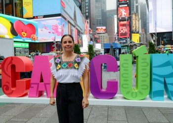 Ana Paty posiciona la marca Cancún en el sitio publicitario más emblemático de Nueva York