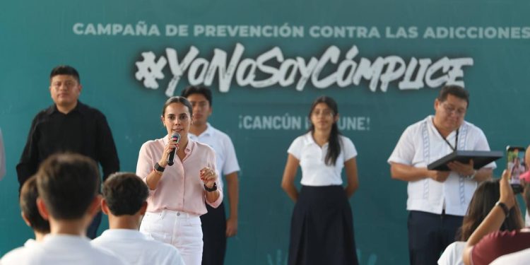 Autoridades de BJ llevan campaña de prevención contra las adicciones a las escuelas
