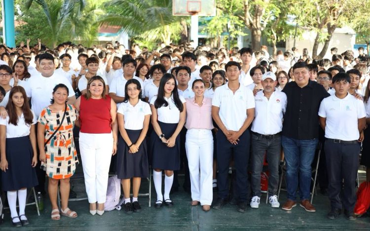 Autoridades de BJ llevan campaña de prevención contra las adicciones a las escuelas
