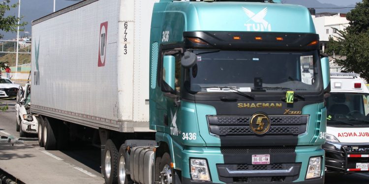 SICT reitera disposición para atender trámites del autotransporte federal